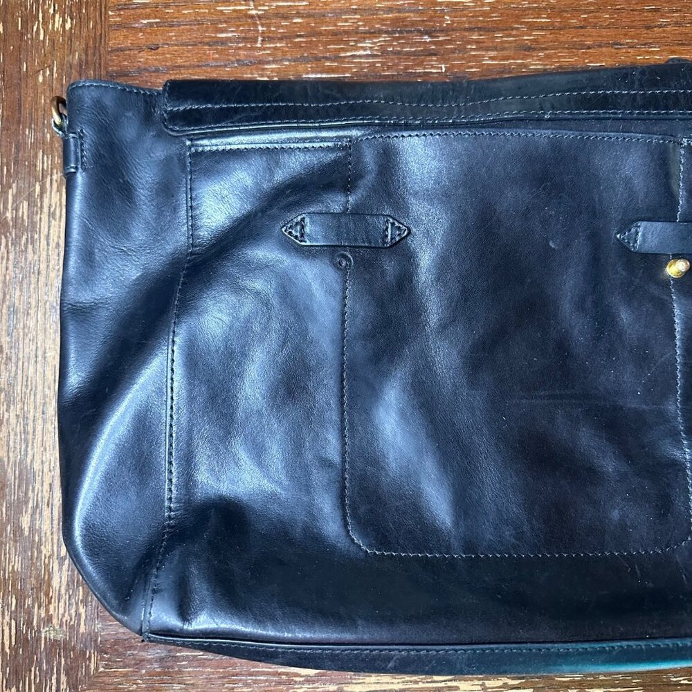 BeCa Black Leather Shoulder Purse With Magnetic Snap Closure & Purple Lining - Picture 9 of 15